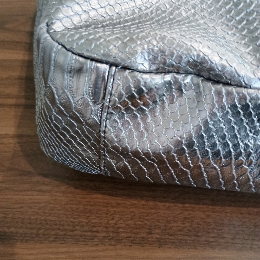 The Limited Metallic Silver Shoulder Bag - Picture 6 of 9